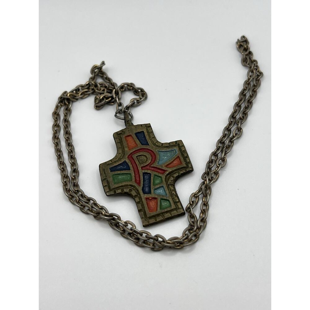 VTG 1971 Israel Terra Sancta Guild Brass Enamel Cross Pendant Necklace